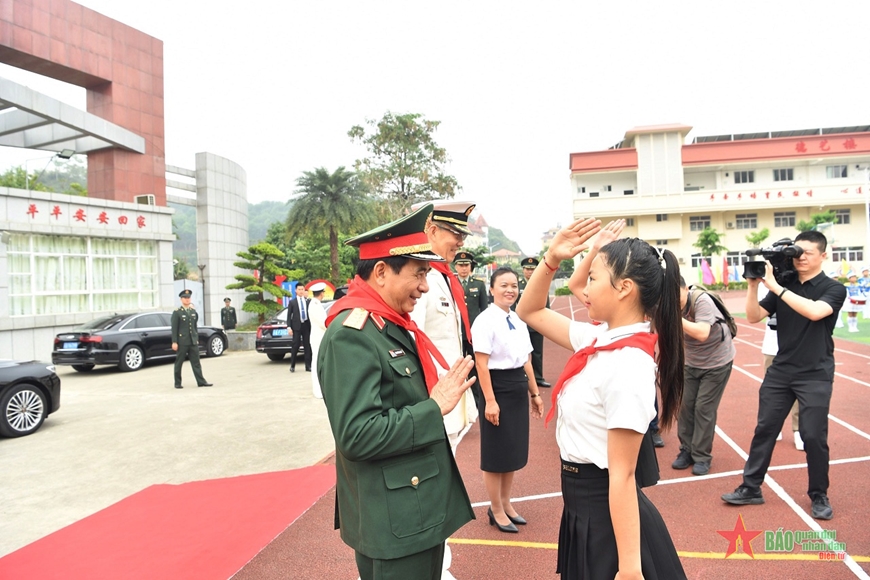 View - 	Giao lưu hữu nghị quốc phòng biên giới Việt Nam-Trung Quốc lần thứ 8